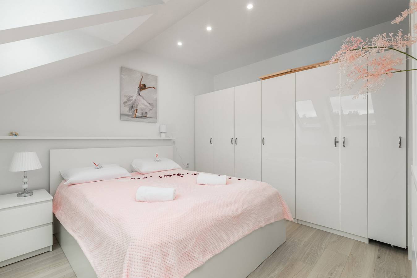 Ganze Wohnung, Stylish Apartment | 300 m to the Beach, Parking in Darłówko, Darłowo
