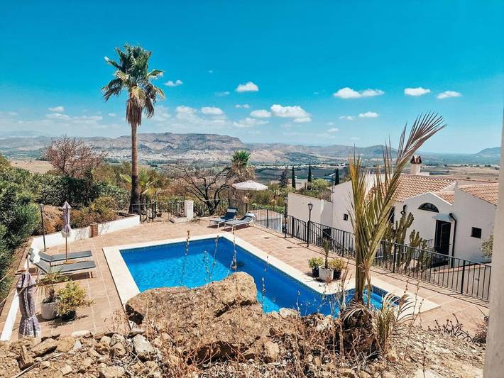 Casa rural para 2 personas, con vistas además de piscina y jardín en Valle del Guadalorce - 4