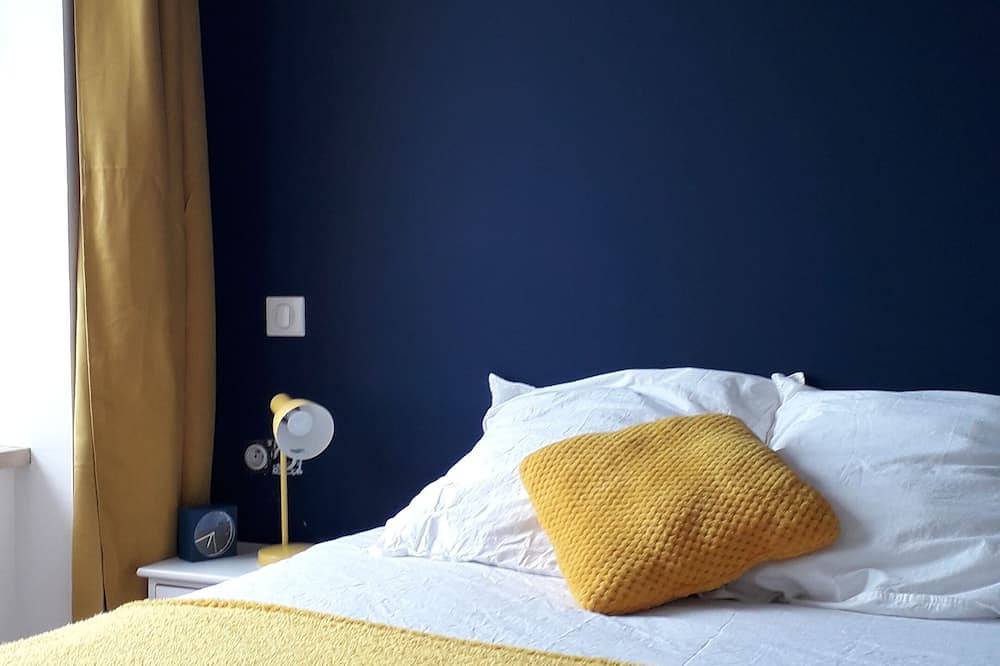 House with sea view and enclosed garden. in Carantec, Ceinture Dorée