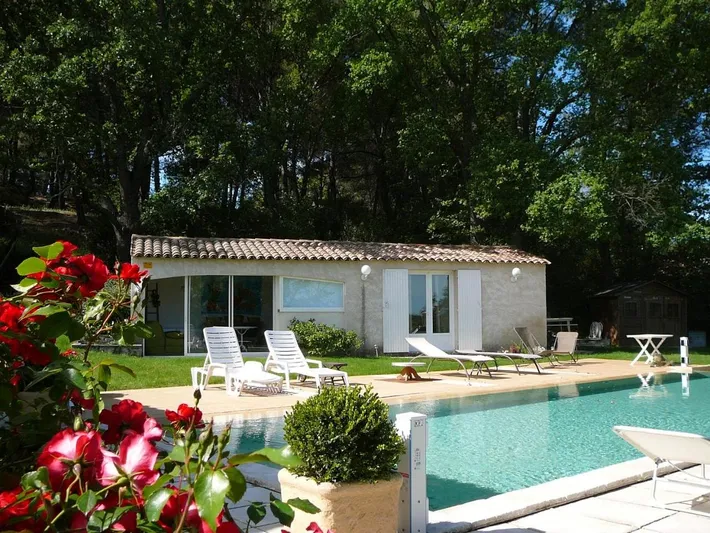 Casa de vacaciones para 3 personas, con jardín además de vistas y piscina - 1