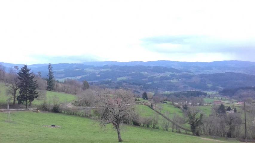 Gîte pour 2 personnes, avec piscine ainsi que terrasse et vue dans Saint-Racho - 2
