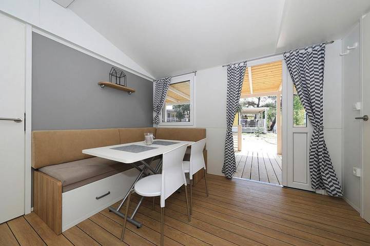 Wohnwagen für 4 Personen, mit Terrasse in Biograd na Moru - 4