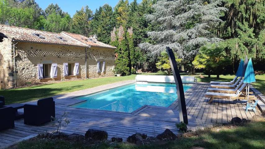 Location de vacances pour 6 personnes, avec vue ainsi que piscine et jardin, adapté aux familles à Capdrot - 3