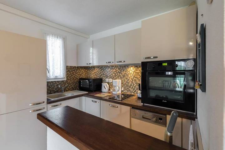 Gîte pour 4 personnes, avec terrasse ainsi que vue et piscine dans Agay - 4