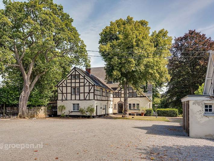 Vakantiehuis voor 50 personen, met terras en balkon/terras in Vielsalm