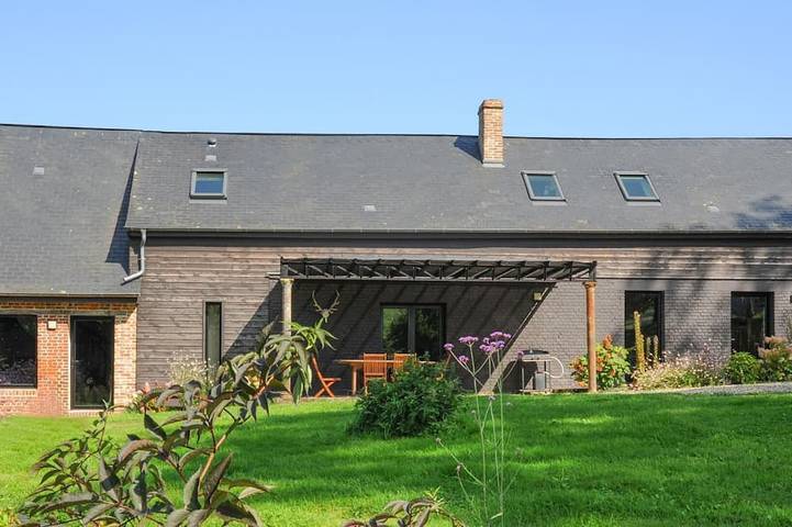 Location de vacances pour 8 personnes, avec jardin à Le Hanouard