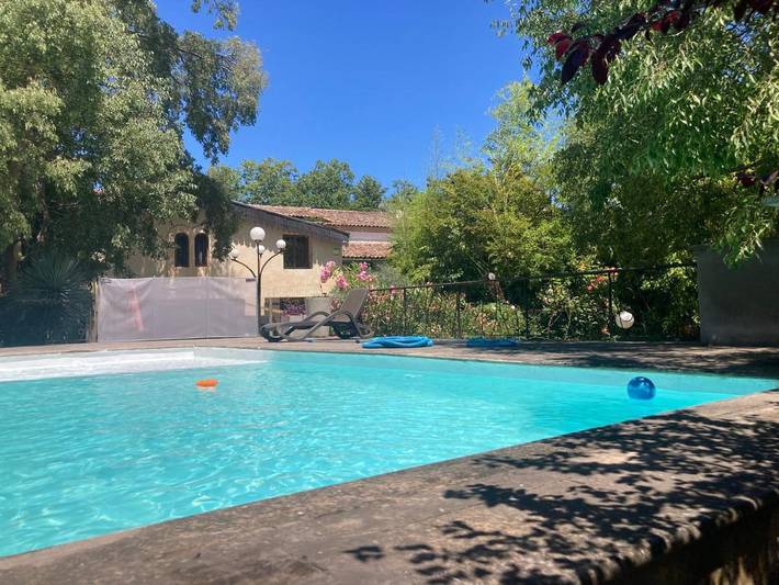 Location de vacances pour 10 personnes, avec Terrasse ainsi que Jardin et Piscine à Lavérune