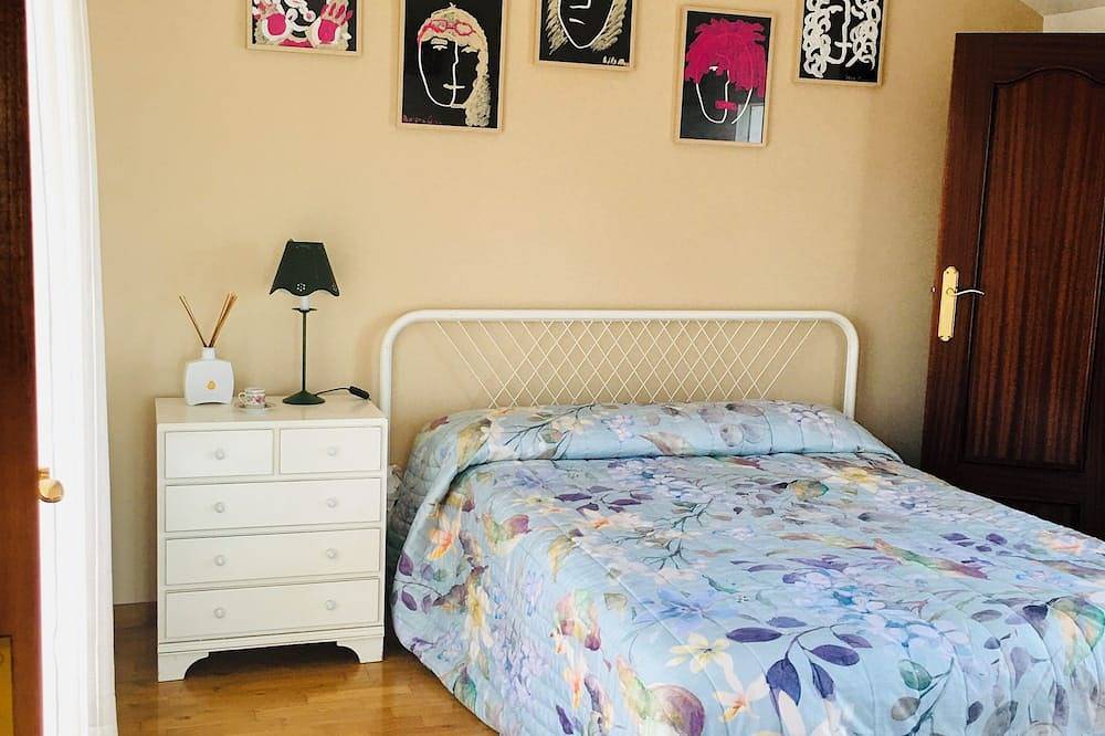 Tranquil and spacious super large room in Barcelona in Rubi, Barcellona entroterra