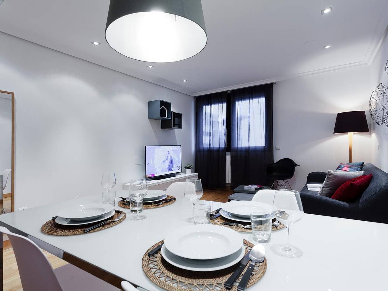 Entire vacation apartment, Ayala Apartment with parking in Madrid, Madrid Province