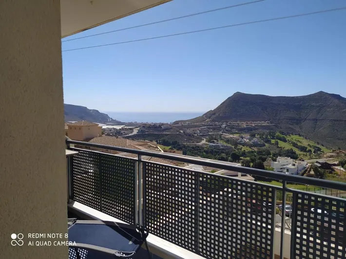 Apartamento de vacaciones para 2 personas, con piscina y vistas además de terraza y piscina para niños - 1