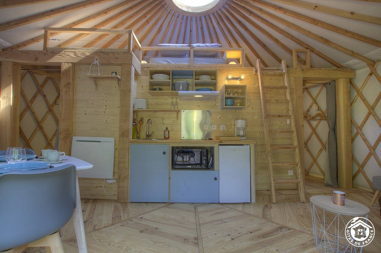 L'Ain'stant Yourte in Boyeux-Saint-Jérôme, Nantua