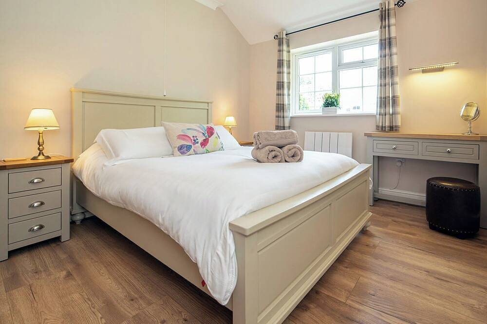 1 Luckington Stables-W8321 in Coleford, Somerset