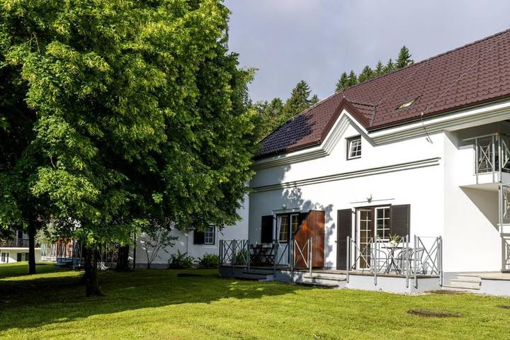 Ferienwohnung für 4 Personen, mit Garten und Kinderpool sowie Ausblick