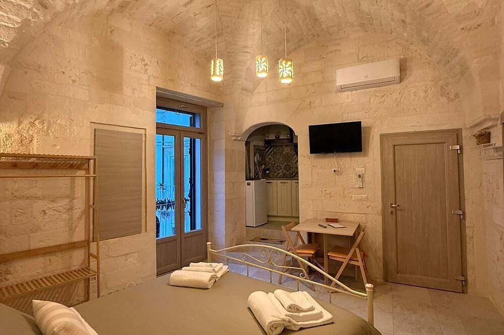 Entire apartment, Bright and welcoming historic apartment in Martina Franca in the Itria Valley. in Martina Franca, Taranto Province