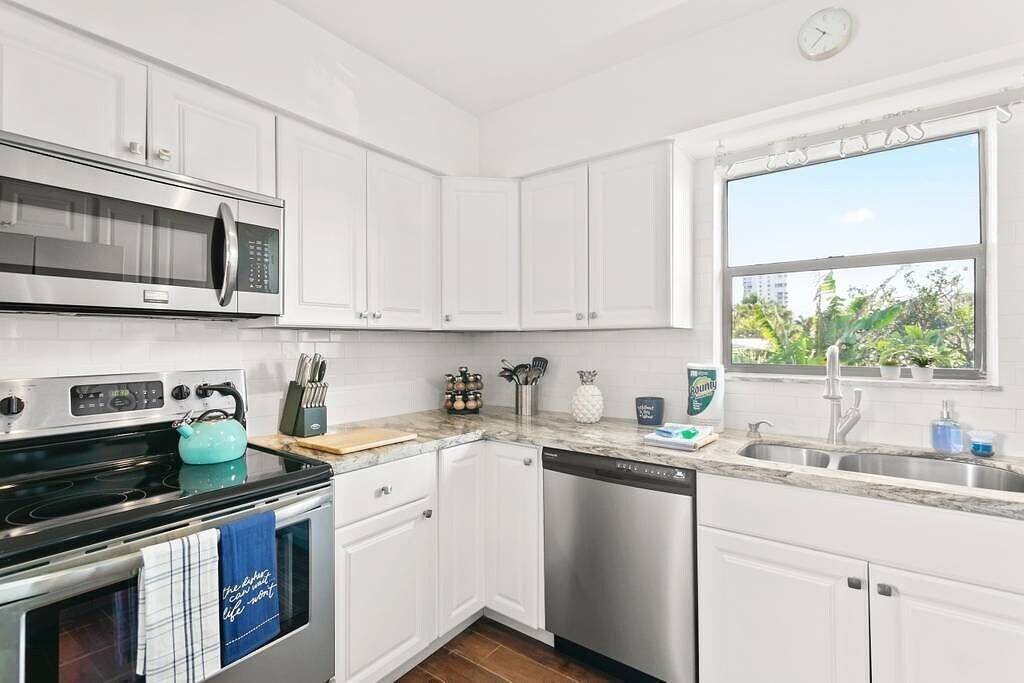 Ganze Wohnung, Waterfront Condo, 5 Minuten zu Fuß zum Strand! in Pompano Beach, Broward County