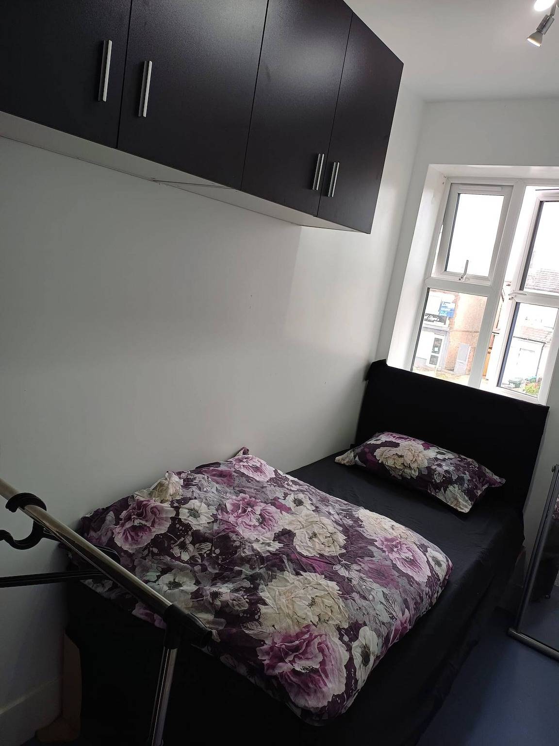 Habitación individual acogedora cerca de Cbs Arena y M6 en Cv6 4Df in Coventry, Birmingham y alrededores