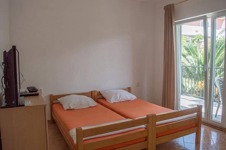 Ferienwohnung für 3 Personen, mit Terrasse in Bar - 2