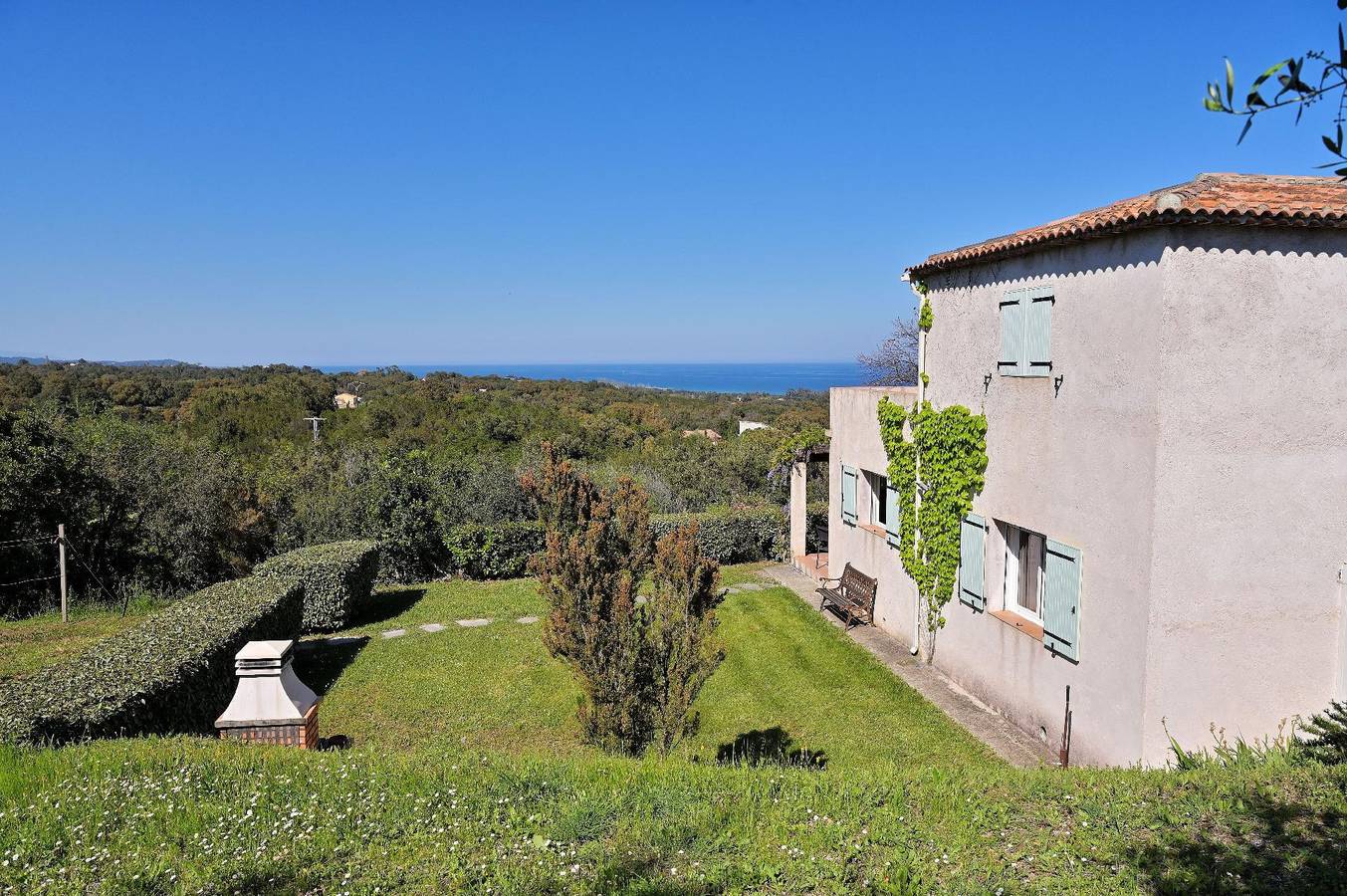 Villa vue mer U Castagnu dans nature protégée in Cervione, Région de Corte