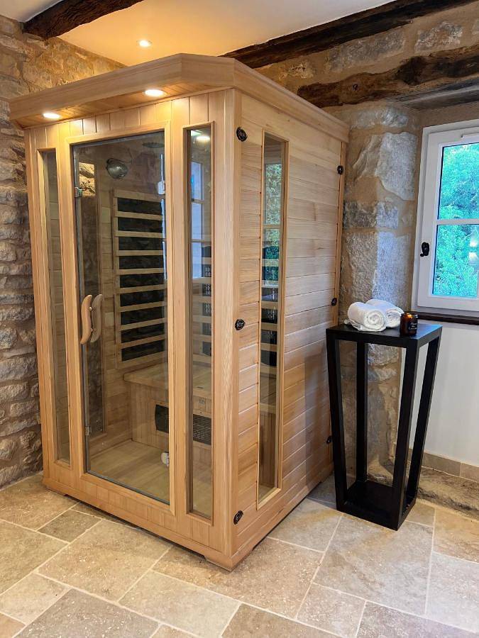 Location de vacances pour 2 personnes, avec vue ainsi que jardin et terrasse dans Cénevières - 2