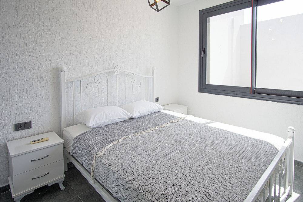 4 Bedroom Villa with a private pool and incredible views in Bodrum, Türkische Ägäis