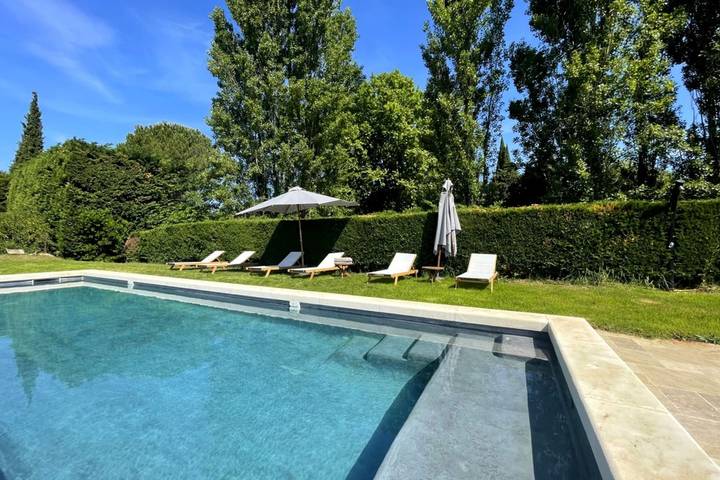 Ferienhaus für 8 Personen, mit Terrasse und Garten sowie Pool