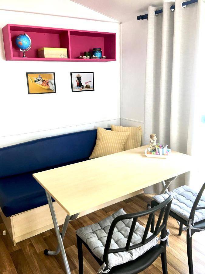 Camping pour 5 personnes, avec piscine ainsi que vue et terrasse