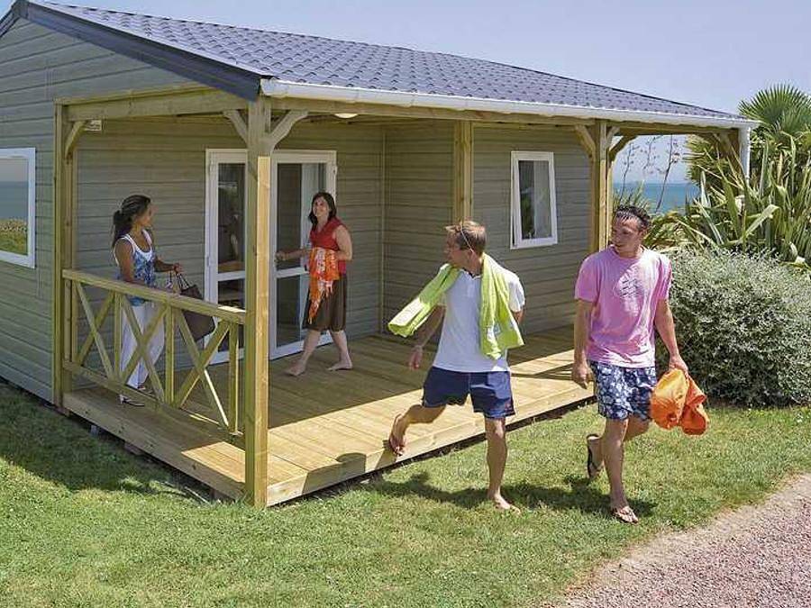 Camping Le Sous Bois - Chalet 4 personnes - Chalet Cannelle 2Ch 4Pers in La Cotinière, Saint-Pierre-d'Oléron