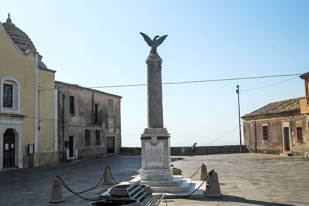 Appartement entier, Agréable appartement pour 2 personnes avec Wifi, balcon et animaux admis in Strongoli, Golfe de Tarente