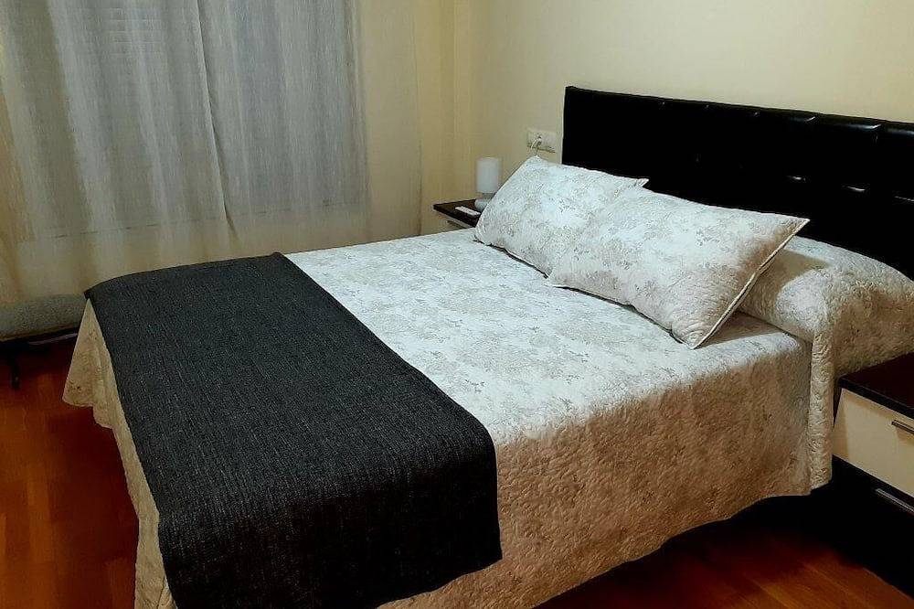 Entire apartment, Apartment In 1St Line Of Beach With Wifi - Puerto De Cariño in Cariño, Galician Coast