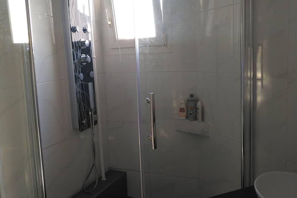 Appartement entier, Louer un charmant 3 pièces de 62m²  ( à  3m  du Rer B \"Parc de Sceaux\") in Bourg-la-Reine, Hauts-de-Seine