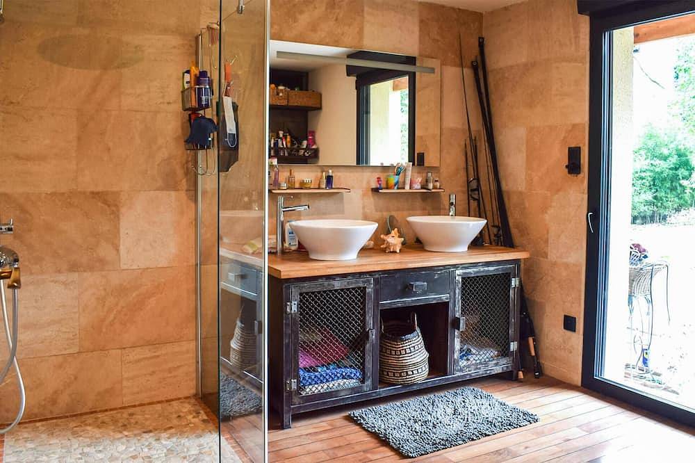 Cozy home in Pradines with house sea view in Pradines, Quercy