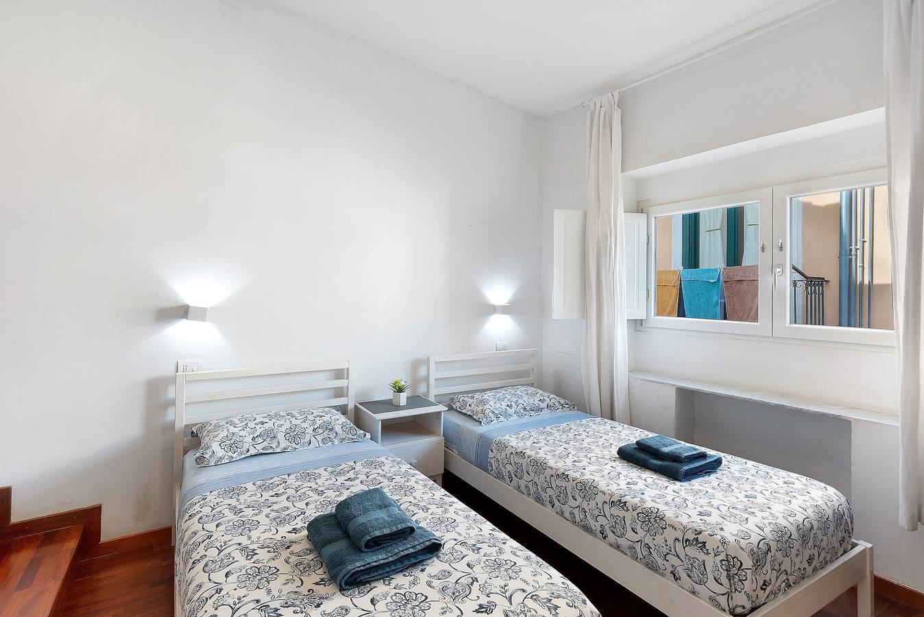 Divina Salerno – Zimmer Cetara mit Gemeinschaftsterrasse, Wlan und Klimaanlage in Salerno, Tyrrhenische Küste Kampanien