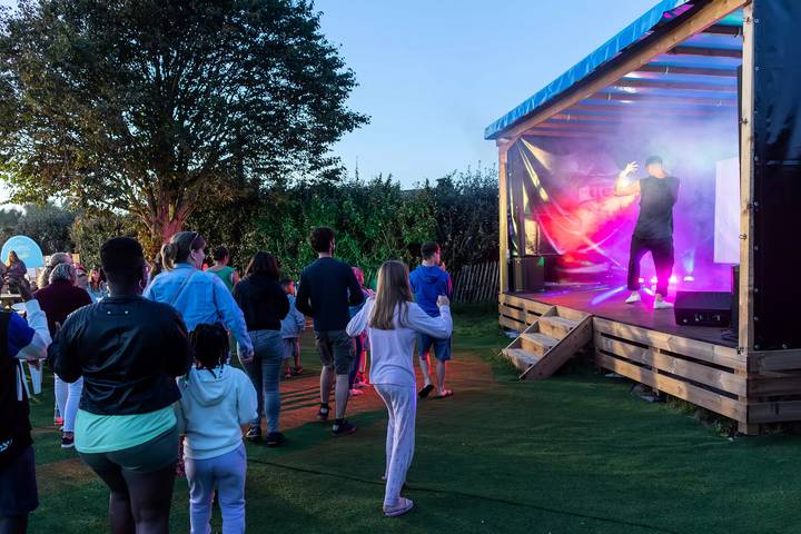 Wohnwagen für 5 Personen, mit Terrasse in der Bretagne - 2
