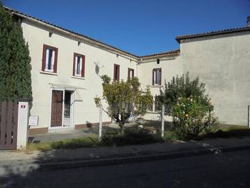 Gîte pour 6 personnes, avec jardin, animaux acceptés à Condéon