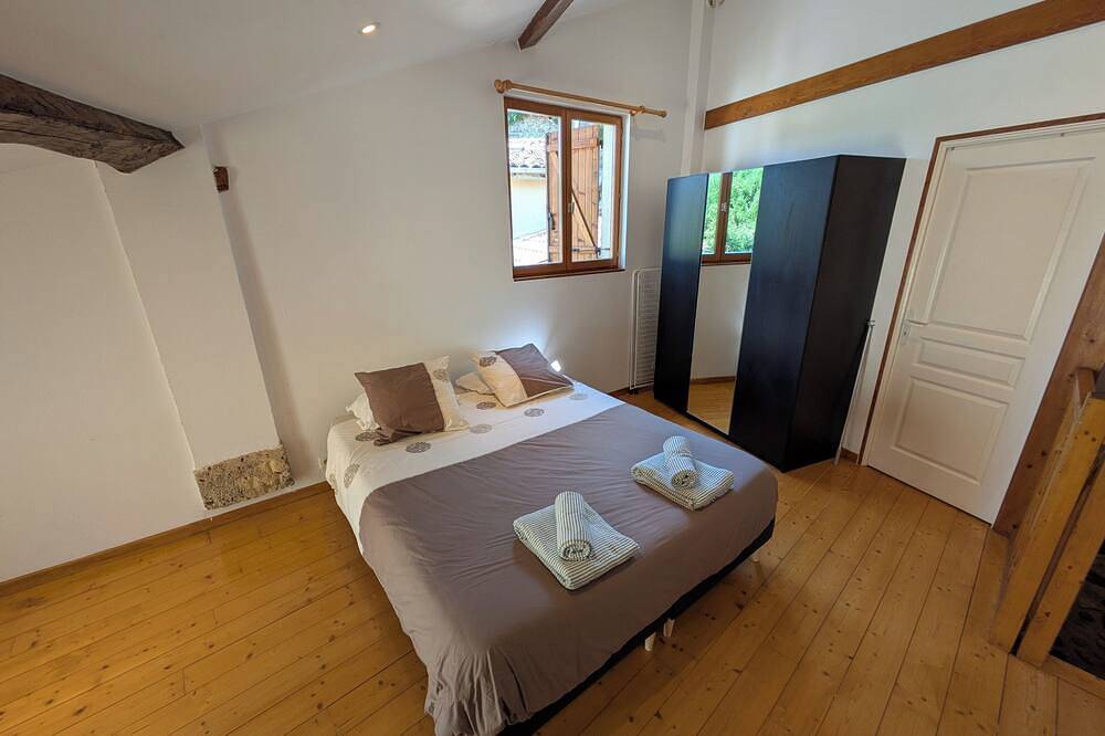 Charming stone house with terrace & barbecue, near valence in Montélier, Valence region