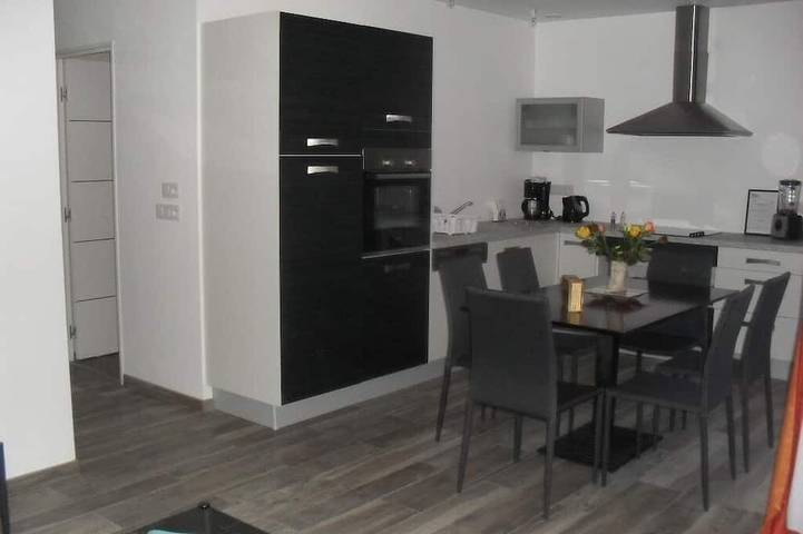 Appartement de vacances pour 5 personnes, avec piscine et jardin