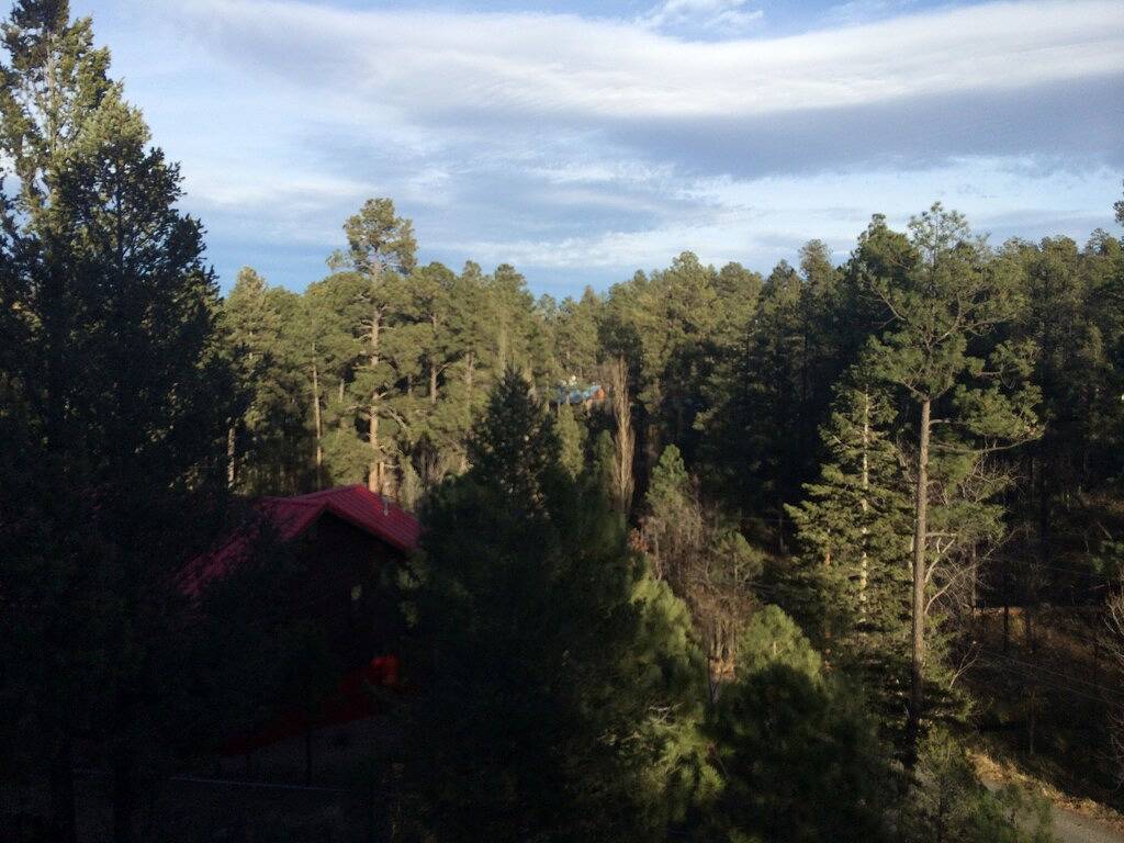 Datenschutz & Lage! Ein Morgen und 2 Minuten von der Stadt entfernt. Zentrale Ac. Überdachte Terrasse. in Ruidoso, Ski Apache