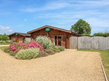 Lodge for 4 People in Rutland, Midlands, Photo 2