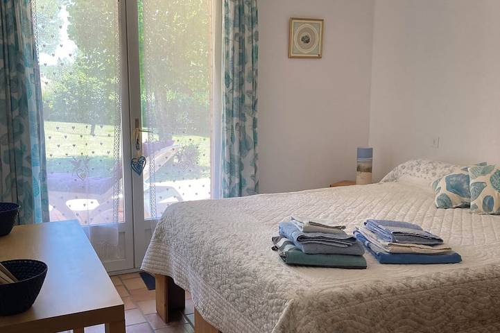 Location de vacances pour 7 personnes, avec terrasse et jardin, animaux acceptés à Solliès-Pont - 4