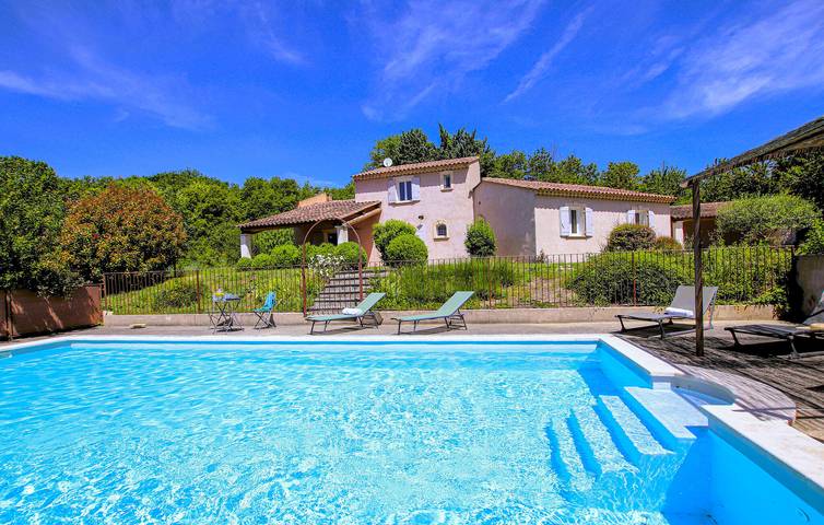 Location de vacances pour 8 personnes, avec jardin ainsi que terrasse et piscine à Apt - 3