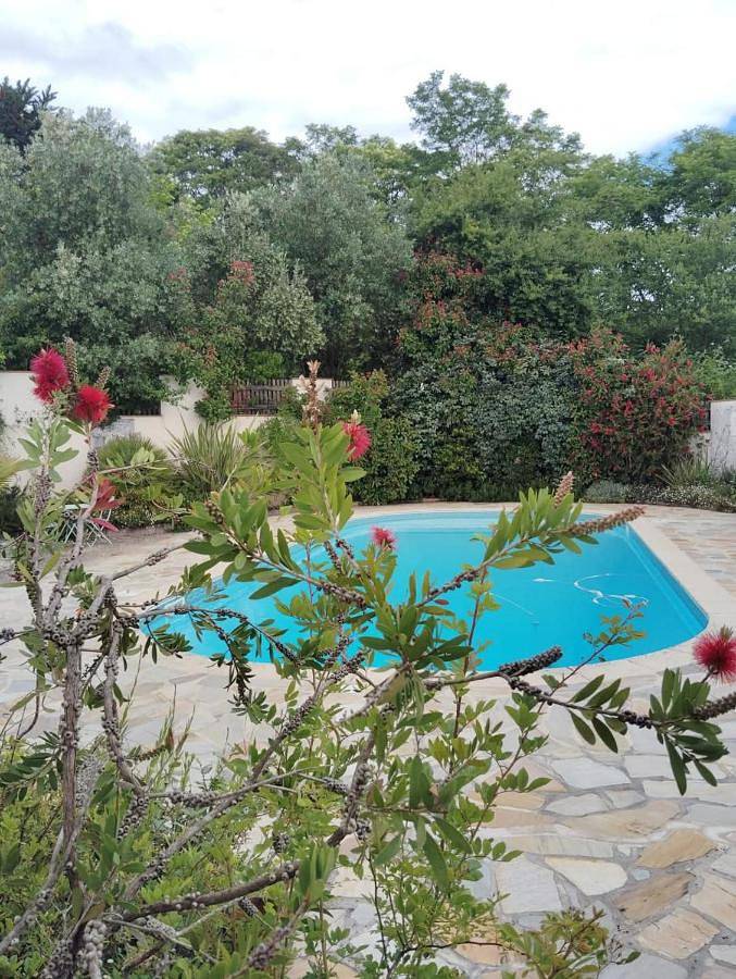 Location de vacances pour 4 personnes, avec Terrasse et Jardin ainsi que Piscine et Vue à Mauvezin-sur-Gupie