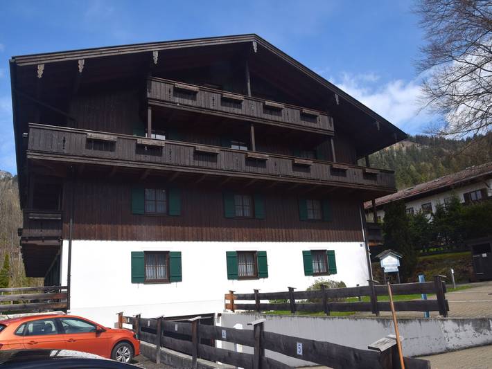Ferienwohnung für 4 Personen, mit Sauna und Balkon sowie Garten, kinderfreundlich in Bayrischzell