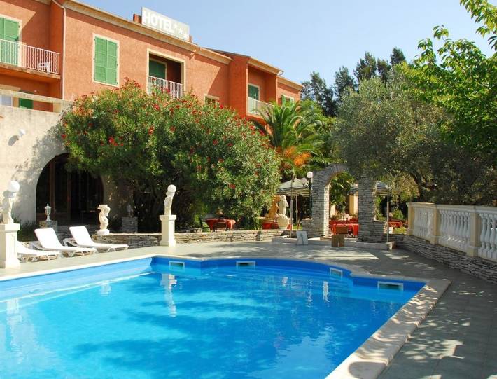 Hôtel pour 2 personnes, avec jardin et piscine, animaux acceptés à Lucciana - 2