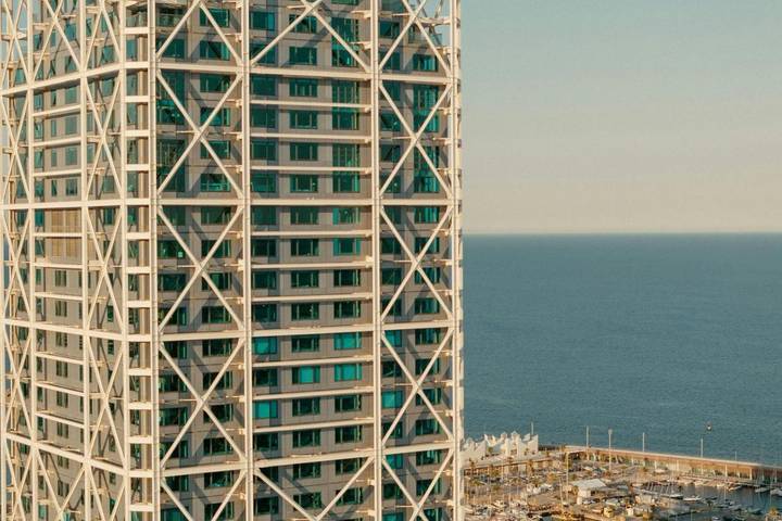 Hotel para 3 personas, con Terraza además de Piscina y Vistas en La Barceloneta