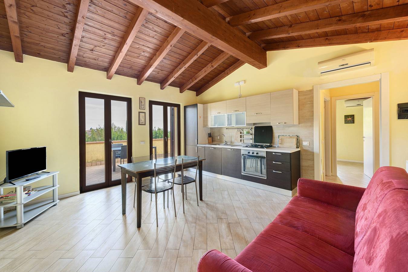 Appartamento intero, Appartamento 'Appartamento Paradiso' con vista lago, Wi-Fi e aria condizionata in San Felice del Benaco, Prealpi Gardesane