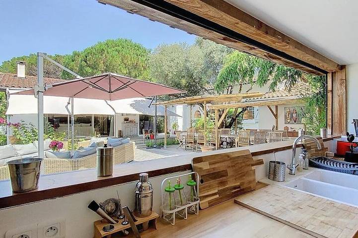 Villa pour 16 personnes, avec Jacuzzi ainsi que Terrasse et Jardin