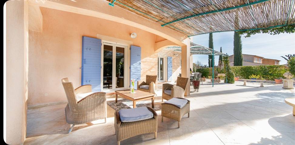 Gîte pour 8 personnes, avec Piscine à Aups - 4