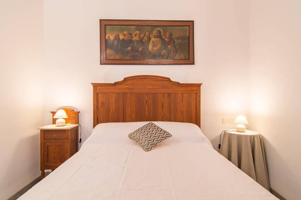 Lovely home in Llucmajor with private swimming pool, can be inside or outside in Randa (Mallorca), Algaida