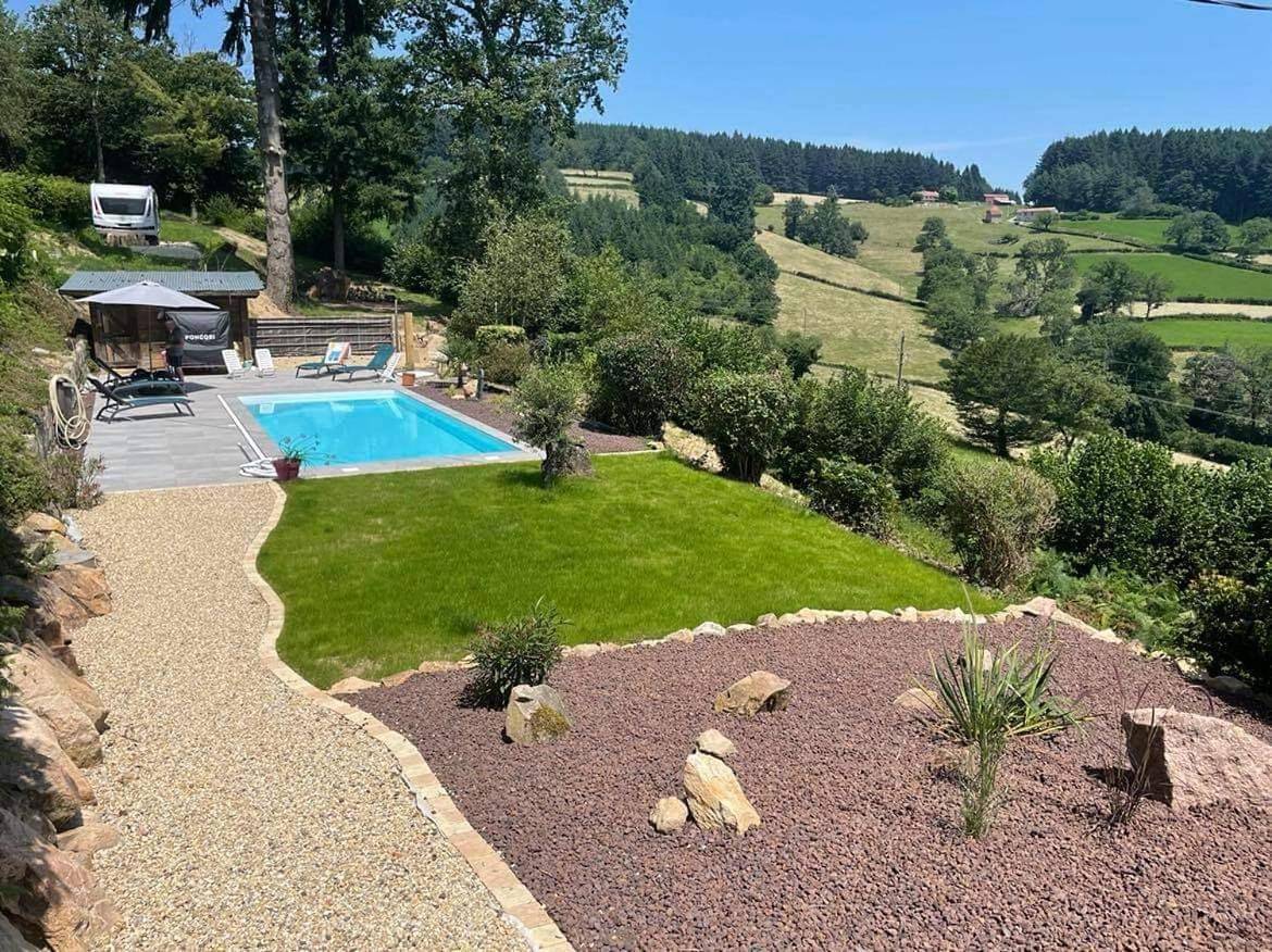 Gezellige luxe caravan met zwembad in zuid- Bourgogne in Anglure-sous-Dun, Région de Charolles