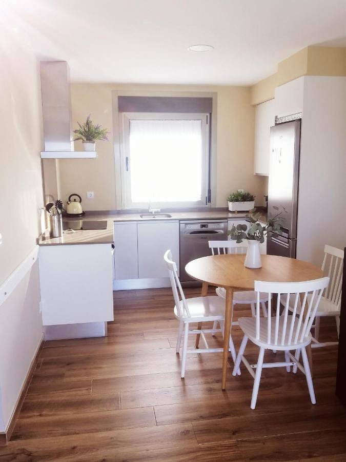 Two-Bedroom Townhouse in Praia de Areabrava (Cangas), Cangas